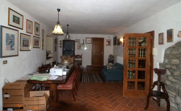 Farmhouses and farmsteads - JKM-1085